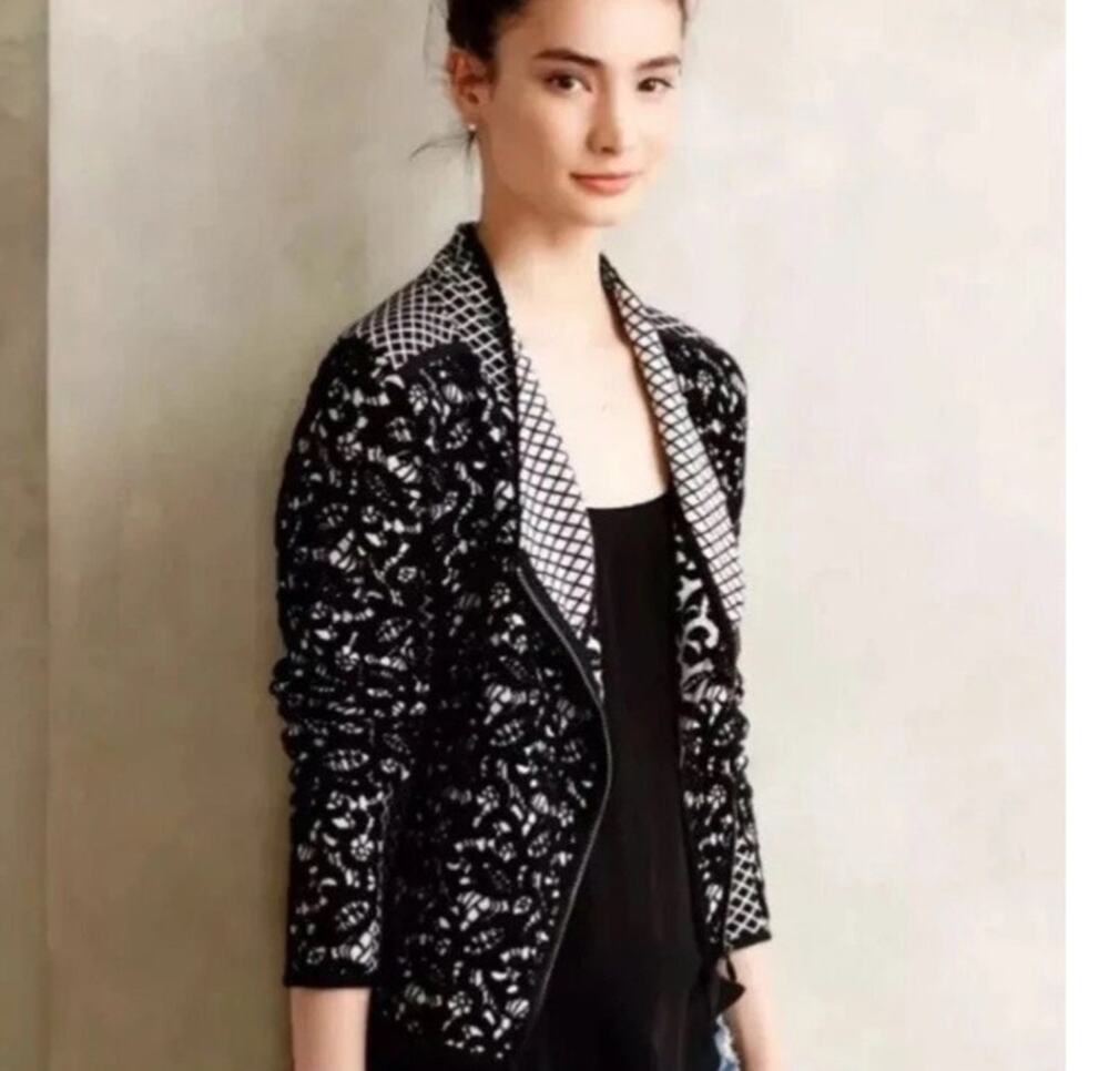 BKE Boutique Mixed Print Knit Asymmetrical B+W Jacket size Medium